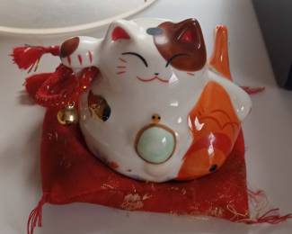 Maneki-neko Piggy Bank with Red Cushion