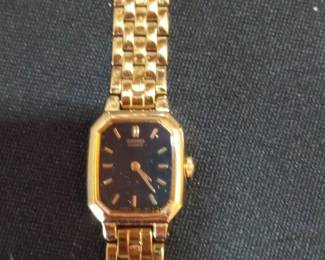 Seiko Quartz Women's Gold-Tone Watch V400-5608