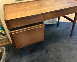 Merton Gershun for Dillingham "Esprit" Mid-Century Modern Walnut Desk
