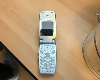 LG VX8300 Verizon Flip Phone