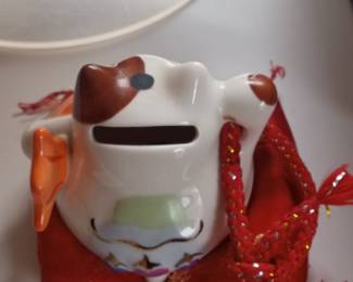 Maneki-neko Piggy Bank with Red Cushion