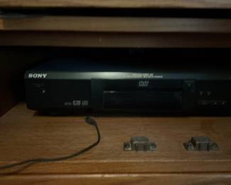 Sony DVP-S330 CD/DVD Player