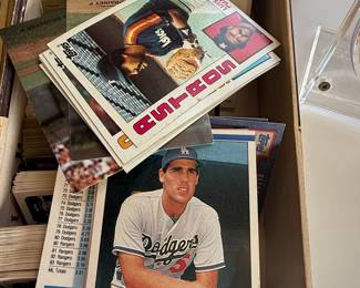 1986 Topps Baseball Card Lot (Mike Marshall, Luis Pujols)