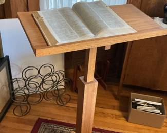Oak Adjustable Lectern/Pulpit