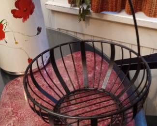 Black Metal Wire Fruit Basket with Banana Hanger