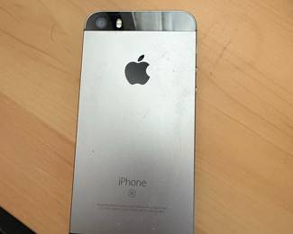 Apple iPhone SE (1st generation)