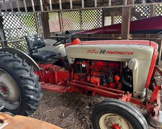 Ford 841 tractor-runs well