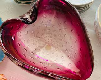 Made in Italy - raspberry pink heart shaped glass dish