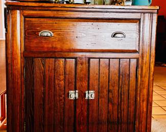 Pie/fruit saver cabinet 18W x 39 1/2H x 11 1/2D