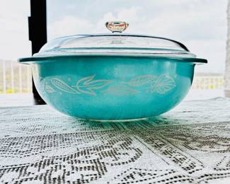 Pyrex 2qt. round covered casserole. Blowing Leaves. Turquoise milk glass w/white leaves