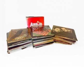 16 150VinylRecordCollectionU2DuranDuranDylanMore