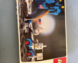 Vintage 565 Moon Landing Lego Set