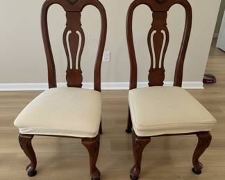 Traditional Mahogany Dining Table with Six Chairs - Queen Anne Style