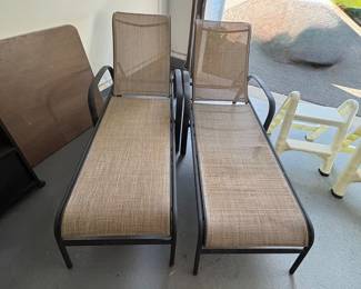 Outdoor Lounge Chairs 