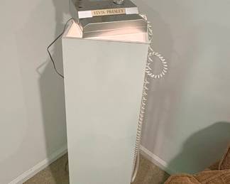 Lighted Display Pillar