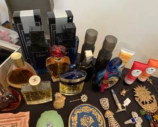 Perfumes & Colognes 