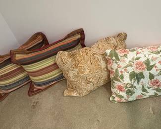 Decorative Pillows 