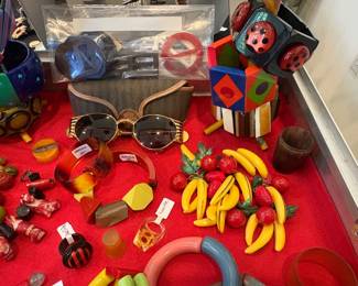 Bakelite Brooches & Bracelets 