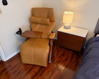 Human Touch Perfect Chair Recliner with Ottoman and Tray