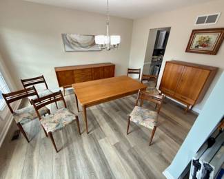  Simply Beautiful: A Timeless Modern Estate Sale in Wheaton, by Paxem !