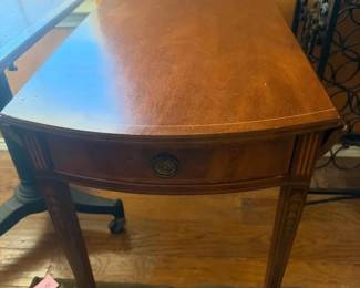 Vintage Drexel Pembroke Drop Leaf Side Table