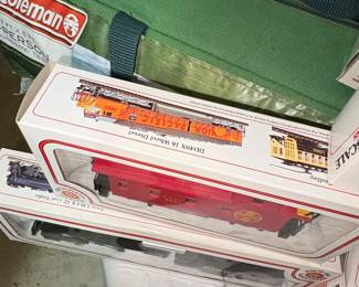 Bachmann HO Scale Santa Fe Caboose second image