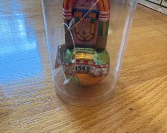 Jukebox Christmas Ornament