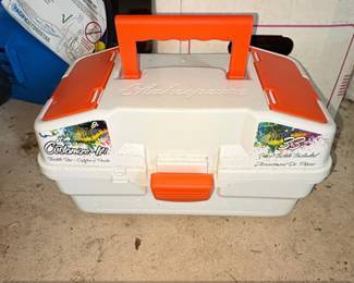 Shakespeare CustomizeIt Piece Tackle Included Tackle Box