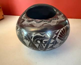 DALAWEPI NM Etched Blackware Pottery Vase