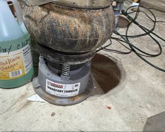 Central Machinery lb Capacity Vibratory Tumbler