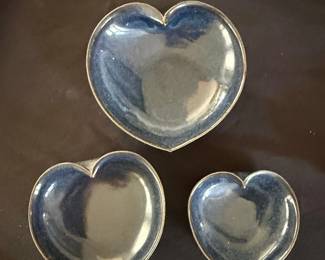 Nesting HeartShaped Ceramic Dishes Set second image