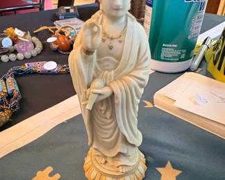 Blanc de Chine Guanyin Figurine