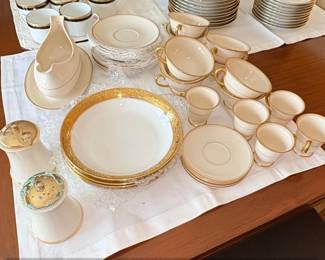 Franciscan China Apple Blossom Pattern Dinnerware Set