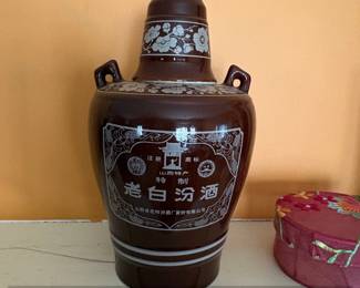 Fenjiu Laobai Year Old Baijiu Ceramic Bottle with Stopper