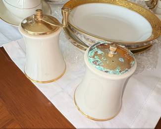 Franciscan China Apple Blossom Pattern Dinnerware Set fourth image