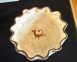Mimbres Style Scalloped Rim Bowl with Bird Motif