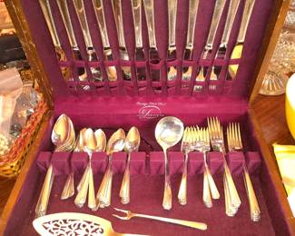 Prestige Plate Formal Flatware Set