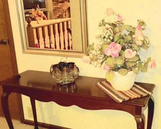 Queen Anne Sofa Table 