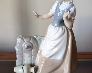 Nao By Lladró Spanish Made Porcelain Statuette, 11.5" Tall