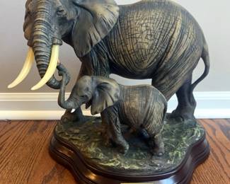  Fineart Collection Adult With Baby Elephant Statue, And Gold Tone Elephant Art Piece 