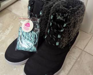 Closet Contents, Does Not Include Purses Or Eyewear 