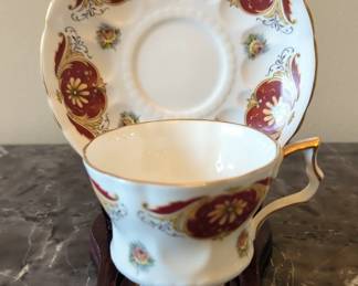 Royal Windsor Fine Bone China Teacup And Saucer Set On Display Stand