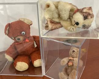 Vintage Teddy Bear Lot w Acrylic Display Cases 3 Bears Collectible Plush Decor