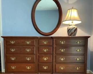 Traditional Wood Dresser with Mirror With MultiDrawer Storage