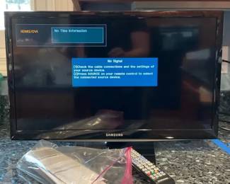 Samsung 24 LED HDTV UN24H4000 w Remote Tested Works HDMI USB