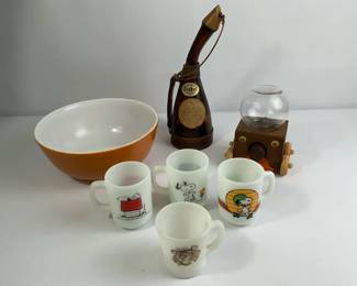 Vintage Kitchen Barware Fire King Snoopy Mugs Mixing Bowl Decanter Coffee Grinder