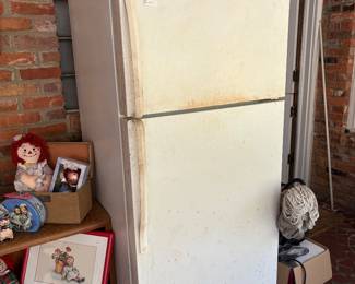 refrigerator in ok shape