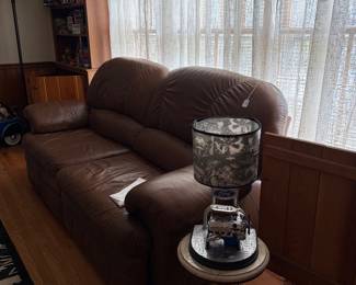 leather sofa in good condition