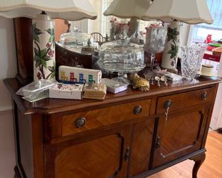 sideboard in excellent condition