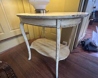 Signature Design by Ashley Realyn Oval End Table